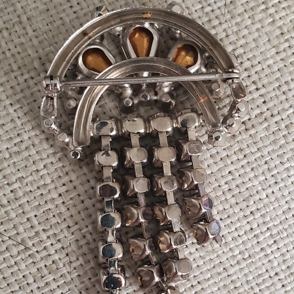 Beautiful brooch - Picture 2 of 3